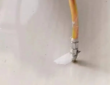 蓬江瓷砖空鼓维修公司专业解答在瓷砖铺贴过程中，如果使用的砂料过粗（如全部使用了粗砂），可能会导致以下问题